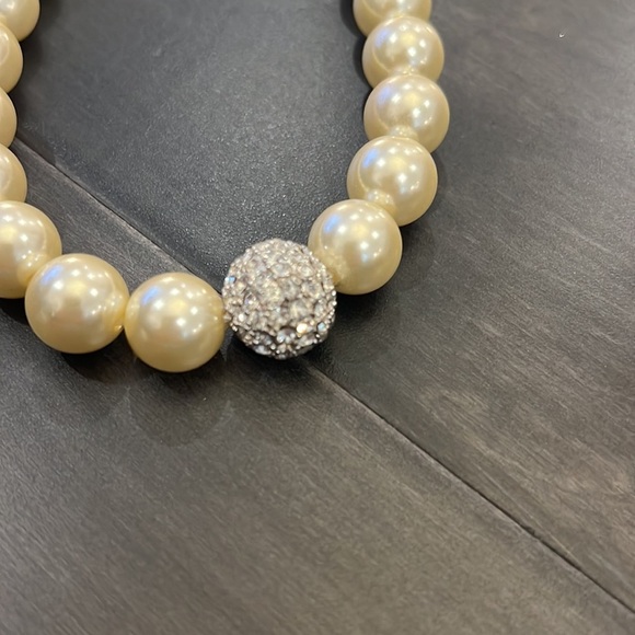 NWOT PEARL NECKLACE - Picture 3 of 13